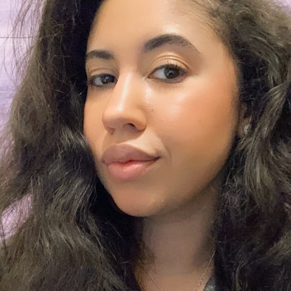 Meet your Posh ambassador , Ashley๐ - Picture 6 of 12
